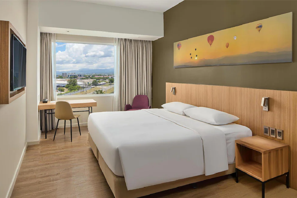 Park Inn by Radisson Clark