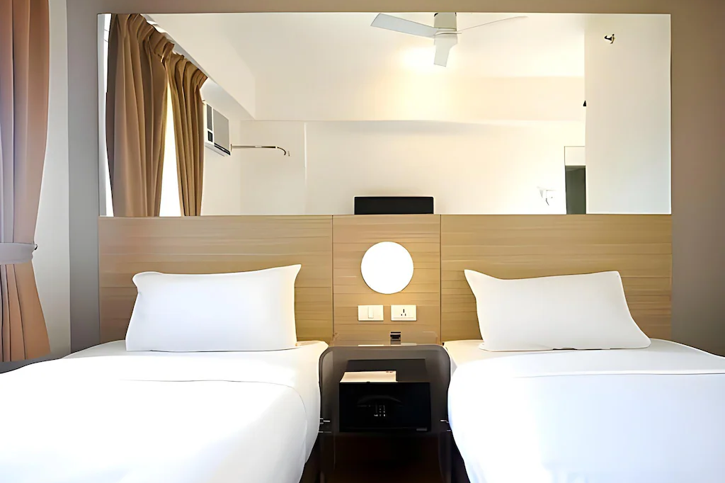 Red Planet Clark Room Angeles City